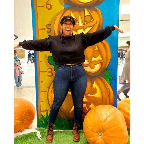 Meet your Posher, Elena - Picture 4 of 13